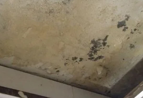 海港阳台漏水维修公司分享下海港卫生间渗水维修需要注意哪些问题。